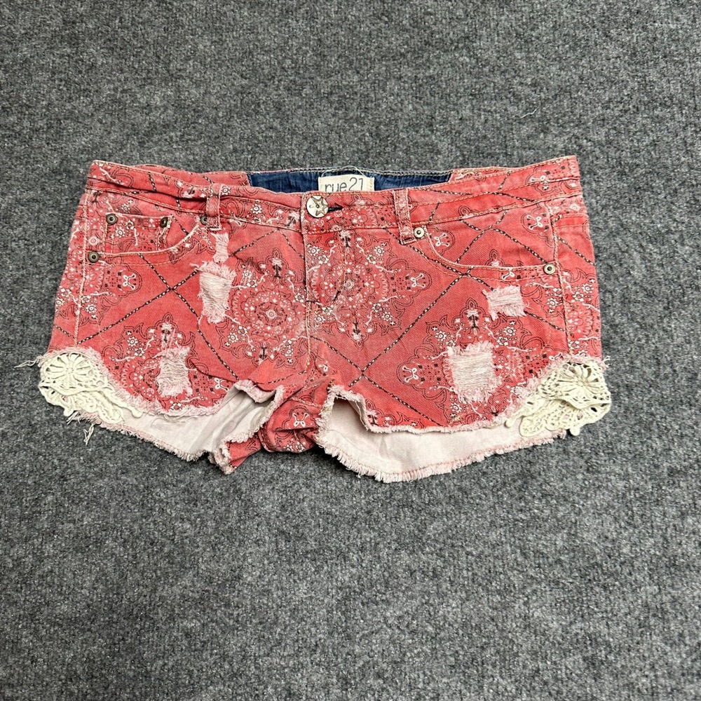 Rue21 Shorts Womens Size 7 Red Bandana Print Distressed Crochet Lace Trim Boho